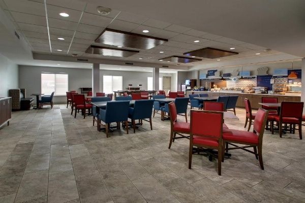 Holiday Inn Express Hotel & Suites Waukegan/Gurnee image 12
