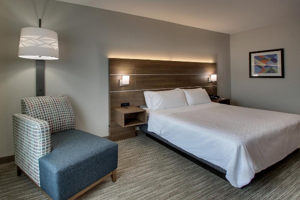 Holiday Inn Express Hotel & Suites Waukegan/Gurnee image 5