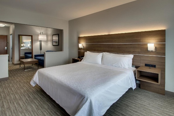 Holiday Inn Express Hotel & Suites Waukegan/Gurnee image 6